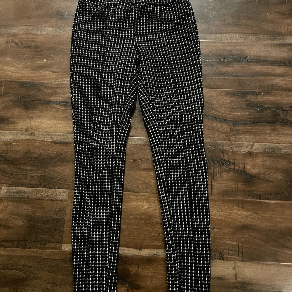 Black and White Checkered Legging Pants